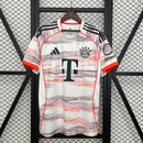 Camisa Torcedor Bayern de Munique 2025/26