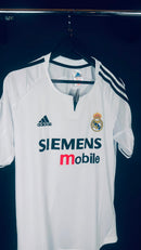 Camisa Retrô Real Madrid 2003/04 Ronaldo 9 - Tamanho M Pronta Entrega