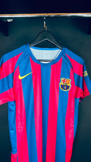 Camisa Retrô Barcelona 2005 Ronaldinho Gaúcho - Tamanho M Pronta Entrega