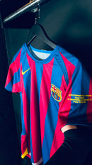 Camisa Retrô Barcelona 2005 Ronaldinho Gaúcho - Tamanho M Pronta Entrega