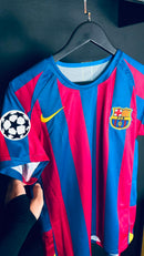 Camisa Retrô Barcelona 2005 Ronaldinho Gaúcho - Tamanho M Pronta Entrega