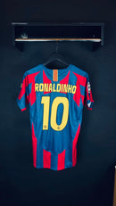 Camisa Retrô Barcelona 2005 Ronaldinho Gaúcho - Tamanho M Pronta Entrega