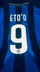 Camisa Retrô Inter de Milão Final Champions League 2010 Eto'o 9 - Tamanho M Pronta Entrega